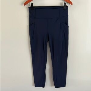 Lululemon Women’s Cropped Leggings in Navy Blue 28” waist / 23” inseam